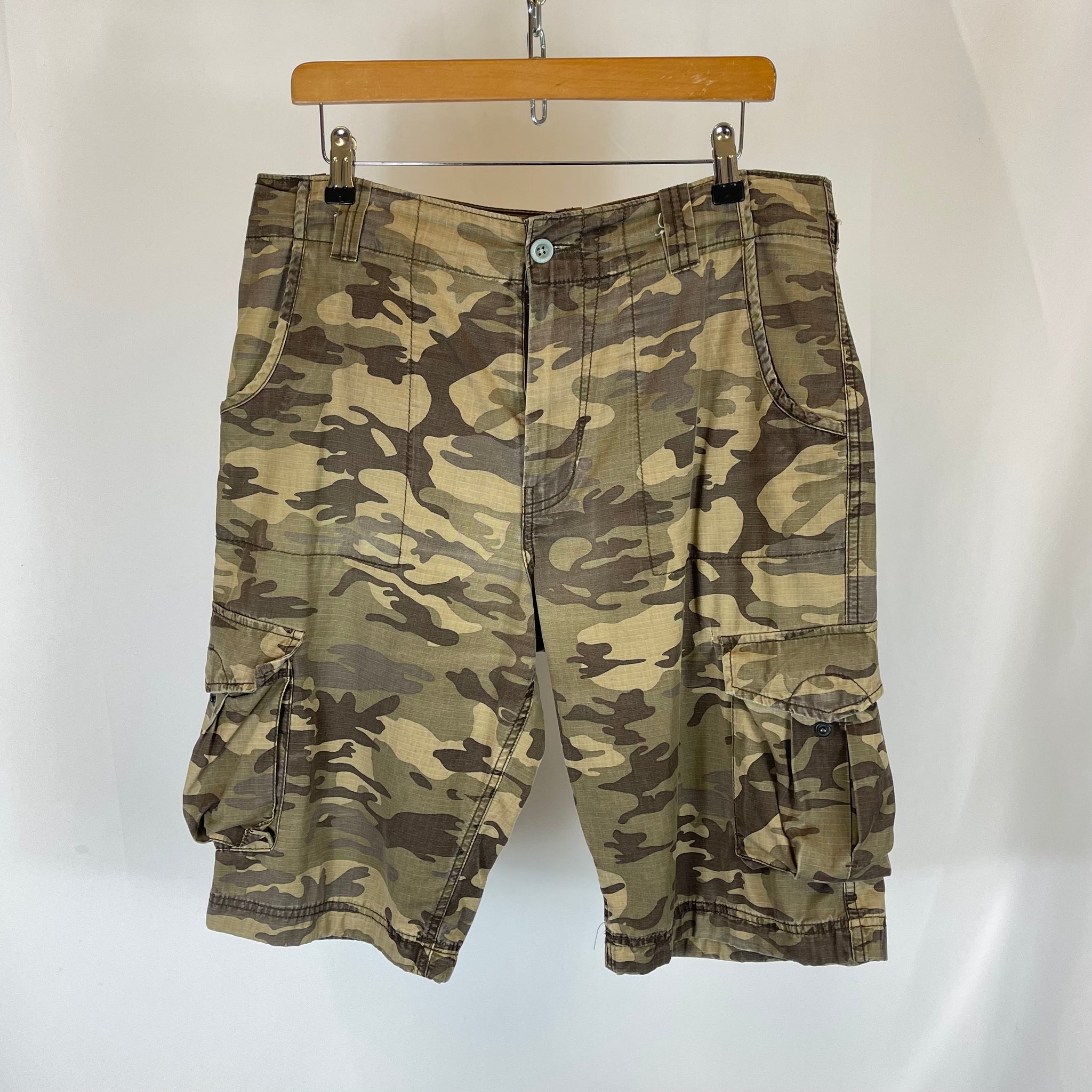 00s O'Neil Camo Cargo Shorts (34)