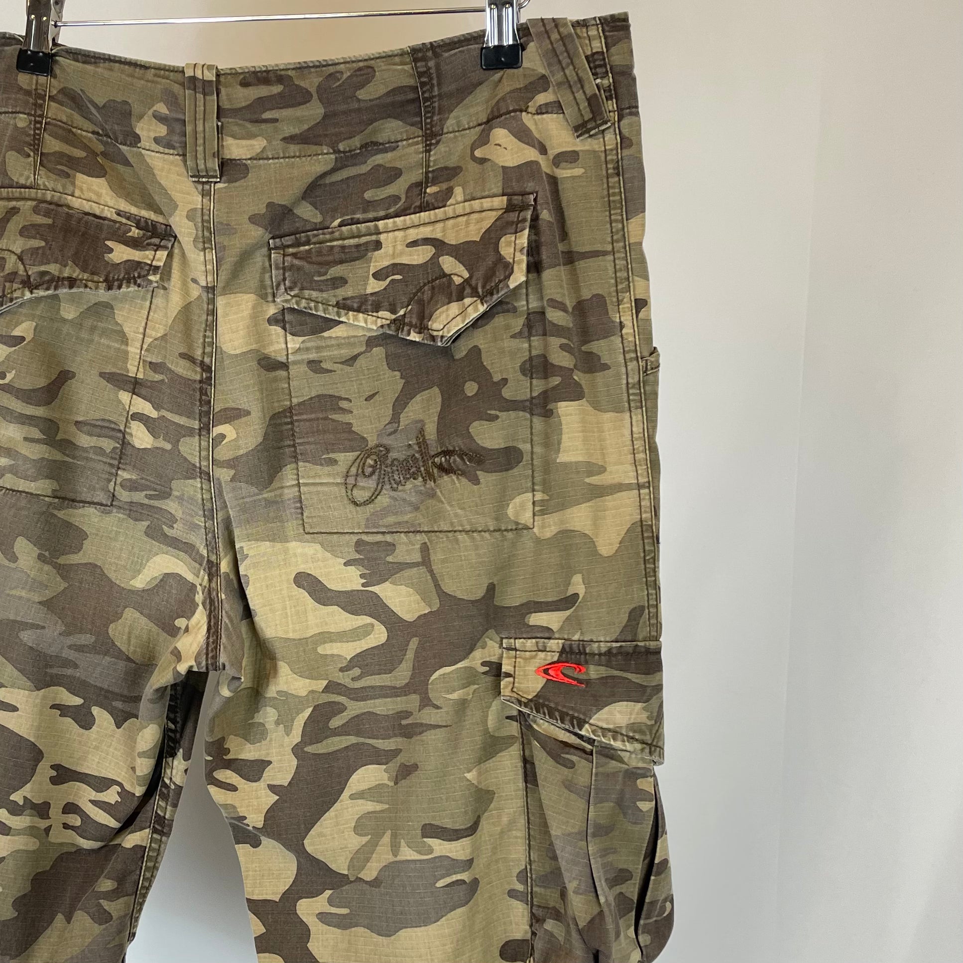 00s O'Neil Camo Cargo Shorts (34)