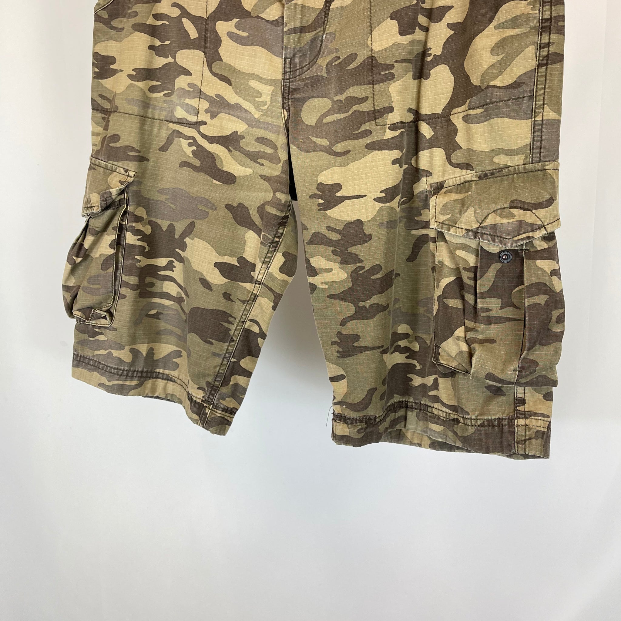 00s O'Neil Camo Cargo Shorts (34)