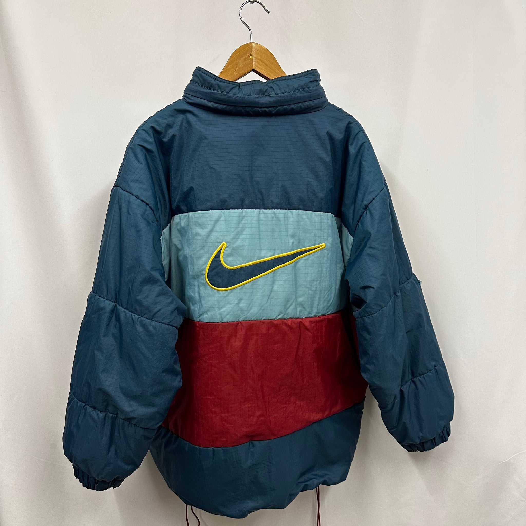 90's Nike Swoosh Spellout Puffer Jacket (L)