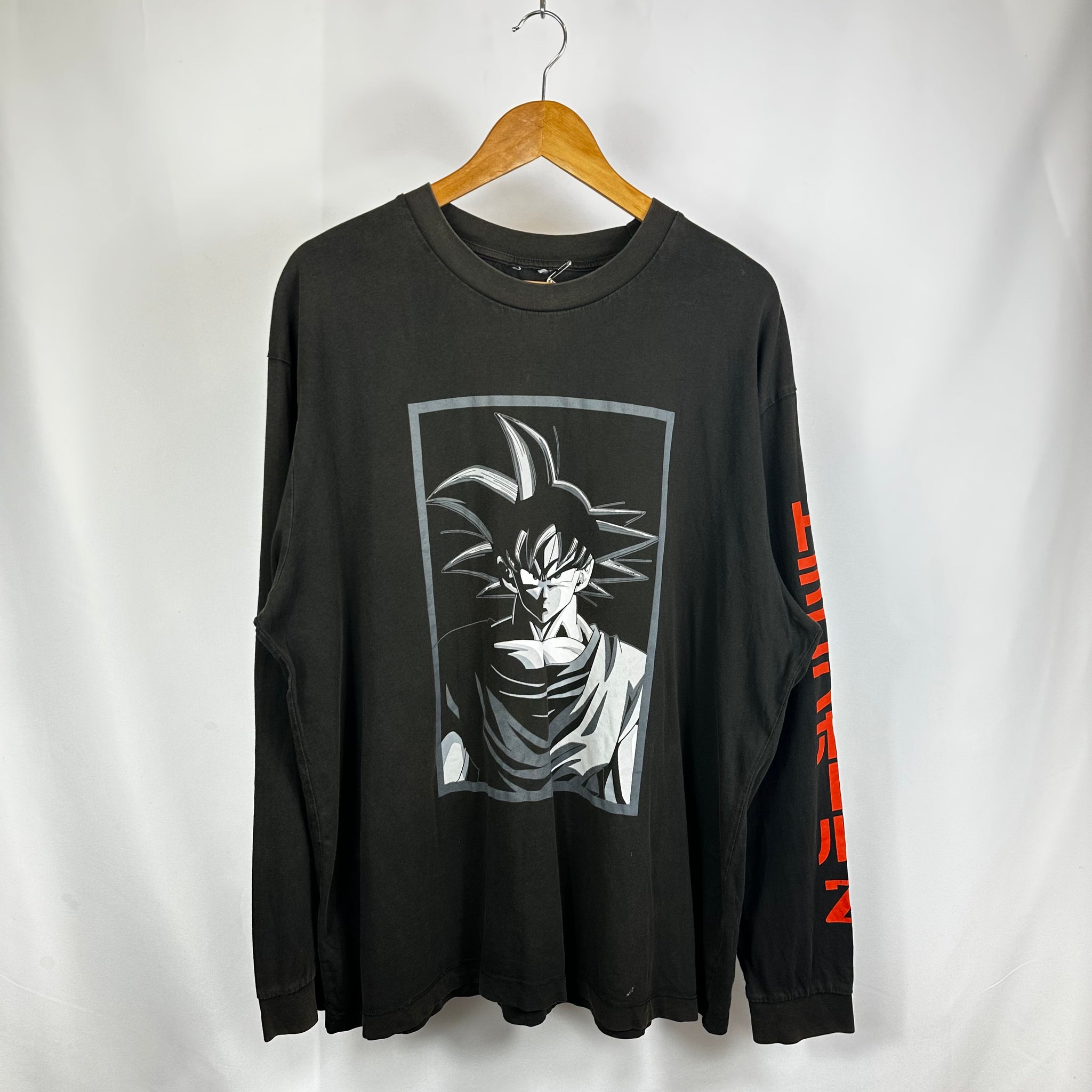 00s DBZ Goku Graphic Longsleeve T-shirt (L)